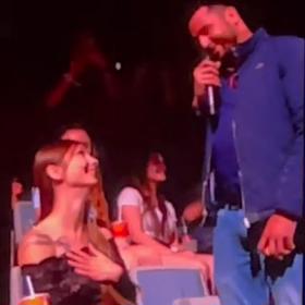 Denis požádal Martinu o ruku.