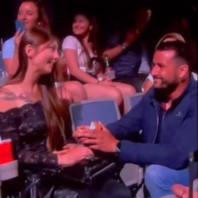 Denis s žádostí o ruku čekal přes dva roky.