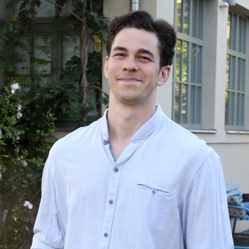 Marek  Adamczyk se v dětství bál, že mu vymění maminku. 