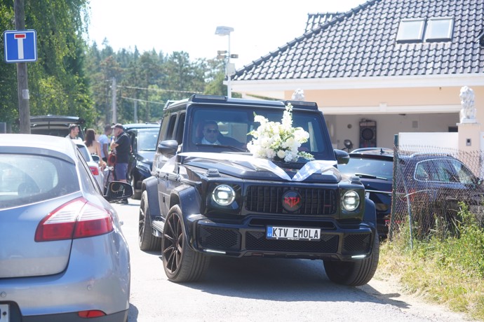 FOTO: Karlosovo auta je již nazdobené. – stránka 1980