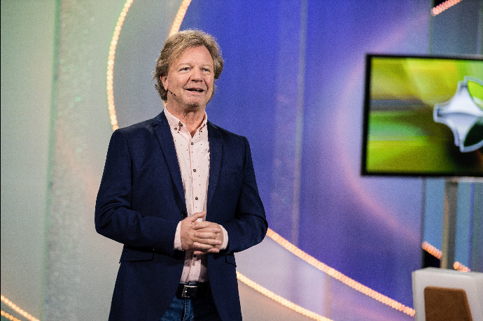 FOTO: Maroš Kramár. – stránka 19