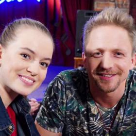 Nově také Tomáš Klus hraje v seriálu Zoo.