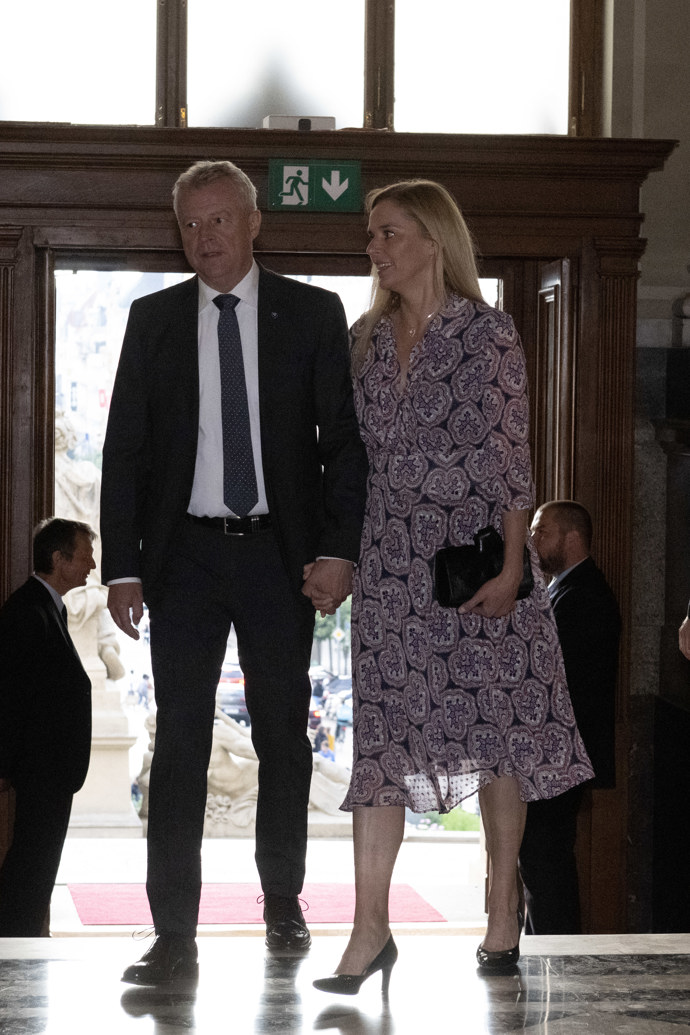 FOTO: Přišel i pár diplomata Petra Koláře a novinářky Světlany Witowské. – stránka 76