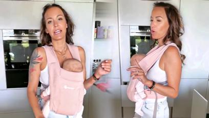 FOTO: Agáta Hanychová má Rozárku v nosičce