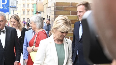 FOTO: Halenku doplnila o psaníčko ve stejném odstínu.