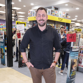 Nyní žije spokojený život