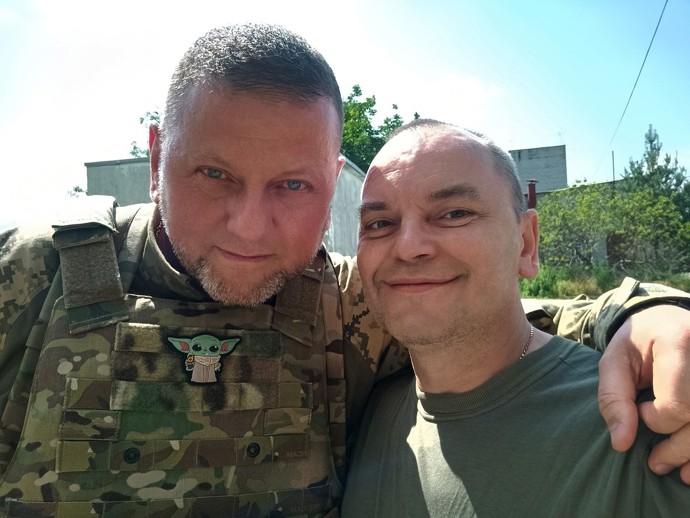Foto k tématům válka na Ukrajině, Valerij Zalužnyj – stránka 5