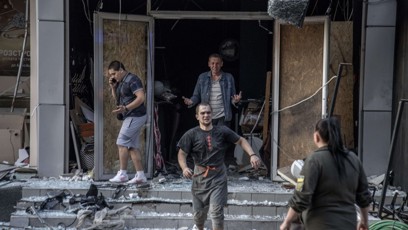 FOTO: Ruský krvavý útok na pizzerii v Kramatorsku.