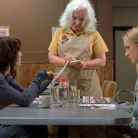 Jamie Donnelly (na fotce uprostřed)