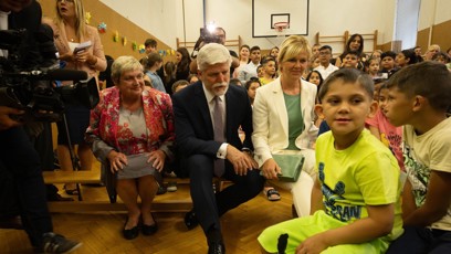 FOTO: Manželé Pavlovi navštívili děti v ZŠ Cimburkova.
