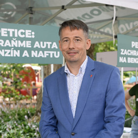Karel Diviš na kolonádě.