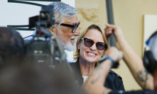 Robin Wright se ihned nafotila s Jiřím Bartoškou.