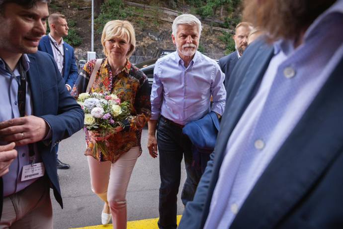 FOTO: Prezidentský pár dorazil do Karlových Varů. – stránka 2606