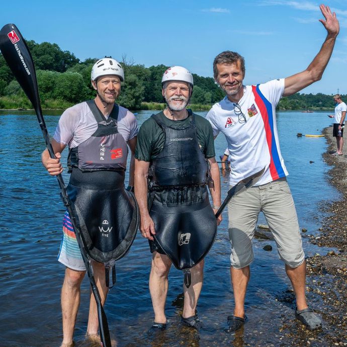FOTO: Prezident Pavel si vyzkoušel sjet řeku. – stránka 2588