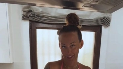 FOTO: Agáta Hanychová si ale umí poradit. Pro své děti nakrájela ovoce.