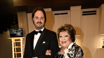 FOTO: Jiřinu Bohdalovou doprovázel vnuk.