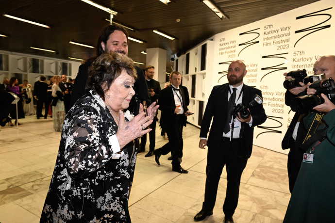 FOTO: Chvílemi to i na ni bylo ale moc. – stránka 722