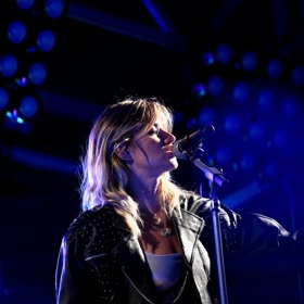 Emma Smetana nakopla svou hudební kariéru. Letos se kvůli koncertování skoro nezastavila.