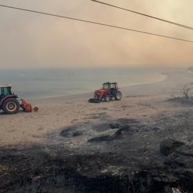 Jindy malebné pláže se proměnily v pekelné výjevy