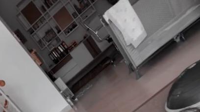 FOTO: Agáta nechala svou nejmladší dceru chvíli koukat na televizi.