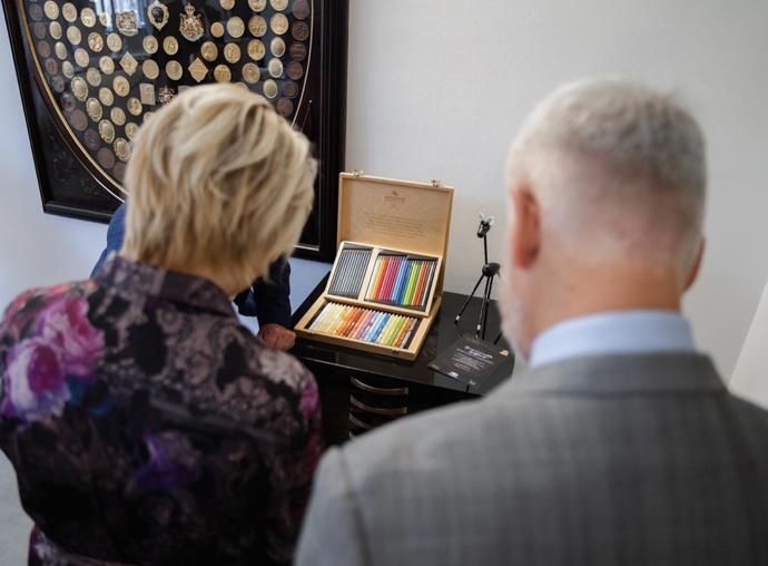 FOTO: Petr Pavel se ženou Evou Pavlovou absolvovali další oficiální návštěvu. – stránka 2559