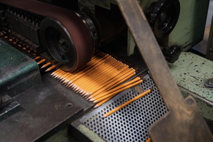 FOTO: Legendární továrna na tužky Koh-i-Noor. – stránka 2561