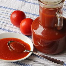 Rajčatový protlak.