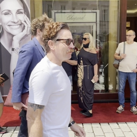 Ewan McGregor překvapil knírkem