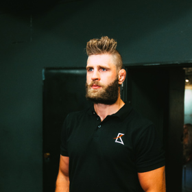 Jiří „BJP“ Procházka na vernisáži obrazů Šárky Vildové