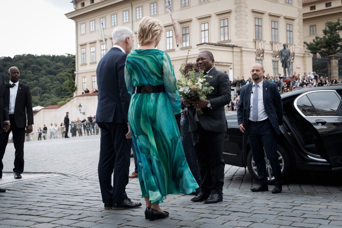 FOTO: Petr Pavel se svou ženou přivítali prezidentský pár z Mosambiku. – stránka 1212