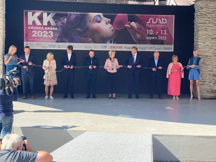 FOTO: Manželka prezidenta Eva Pavlová navštívila Jablonec nad Nisou. – stránka 1206