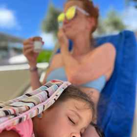 Takhle si letos užila Michaela Maurerová s dcerou Emmou dovolenou na řeckém ostrově Lefkada.