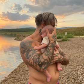 Začátkem letošního července se jim narodil syn Rafael.