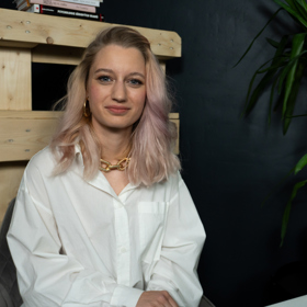 Fotografka Lucie Levá promluvila o rakovině střev, kterou měla od svých 26 let, a která se jí po roce vrátila.