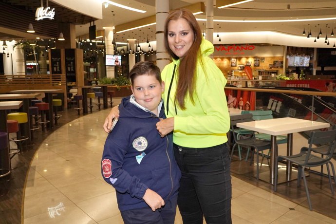 FOTO: Ornella vyrazila na premiéru ONEMANSHOW: The Movie s desetiletým synem Quentinem. – stránka 500