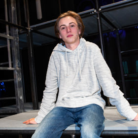 Jako dítě prý Maxmilián Dolanský toužil zachraňovat zvířata nebo lidi.