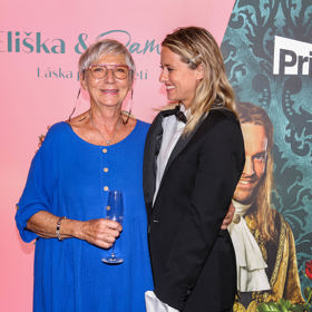 Dana Syslová se během natáčení spřátelila také s představitelkou Elišky, Emmou Smetana.