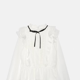 Halenku s mašličkou můžete zkombinovat se sukní nebo s jednoduchými áčkovými šaty. (Lindex, 799 Kč)