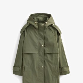 Dlouhá parka se sedly, Next, 2455 Kč.