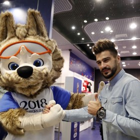 Jevgenij Savin by se rád vrátil do vlasti, hrozí mu ale zatčení.