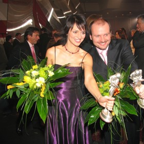 S bratrem Daliborem se Adéla stala miláčkem televizních diváků. Vyhráli například anketu nejpopulárnějších osobností a pořadů televize Nova Anno za rok 2005.