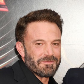 Se střídavým úspěchem bojoval s alkoholem také Ben Affleck, do léčebny zamířil celkem třikrát, naposledy před pěti lety. Nyní se mu prý daří abstinovat.