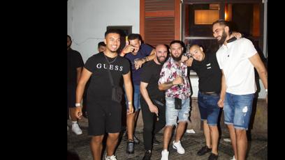 FOTO: Skupinka výtržníků.