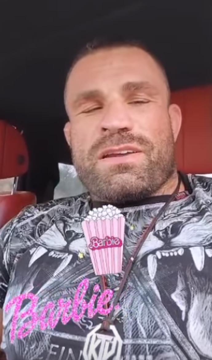 FOTO: Karlos vzal Lelu do kina na Barbie. – stránka 1326