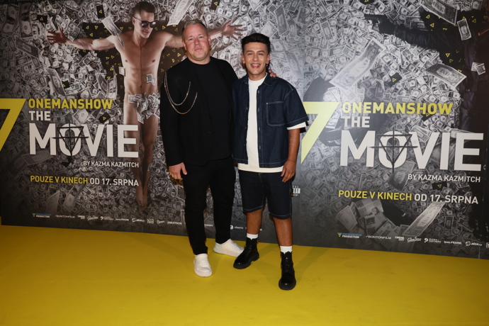 FOTO: Jan Bendig dorazil po boku svého přítele Lukáše. – stránka 646