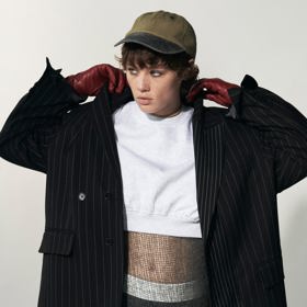 Oversize sako a volnočasový styling, Zara, 1 999 Kč.