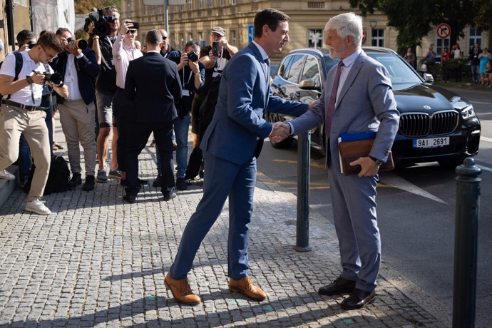 FOTO: Setkání Petra Pavla s hejtmanem Janem Grolichem. – stránka 2458