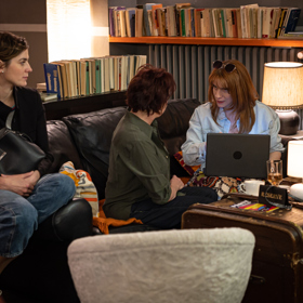 Jenže teď Karla vidí, jak se Márovi vrátila do života Monika a jeho rodina ji vřele přijala. Pochopí Karla, že již není cesty zpět?