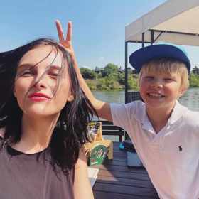 Zpěvačka Iva Frühlingová se těší ze svého devítiletého syna Adámka.