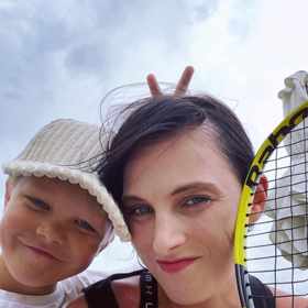 Syn Adámek má stejně pronikavé modré oči jako jeho maminka Iva Frühlingová.